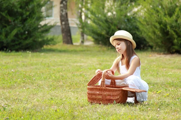 Aktives glückliches Kind — Stockfoto