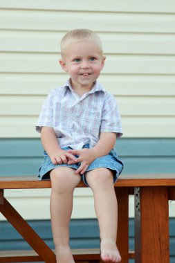 yaz elbise olumlu çocuk açık havada yürüyüşler