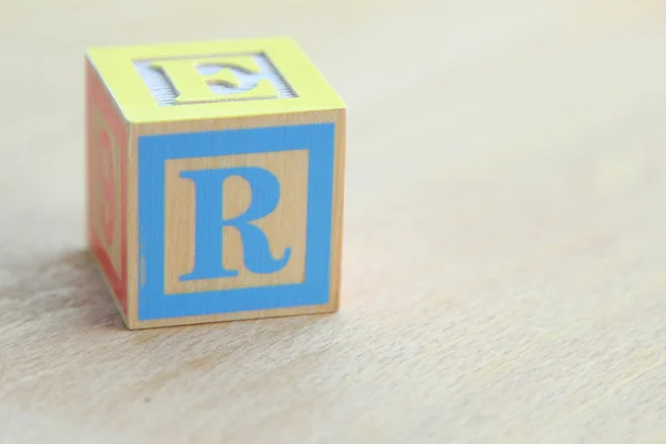 Letter R alphabet cubes fuente — Foto de Stock