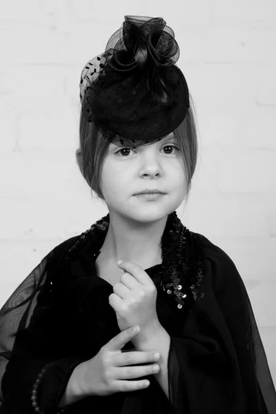 Portrait of beautiful child wearing vintage fashion — Stock Photo, Image