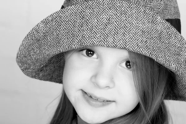 Linda menina sorridente — Fotografia de Stock