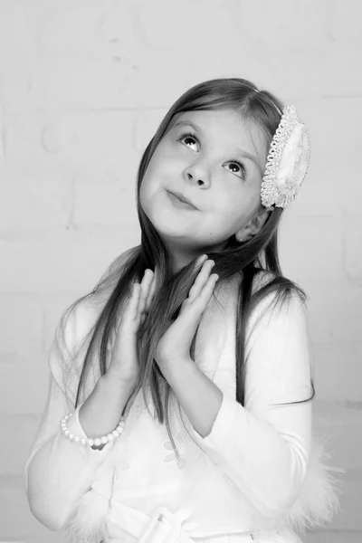 Sevimli küçük kız portresi — Stok fotoğraf