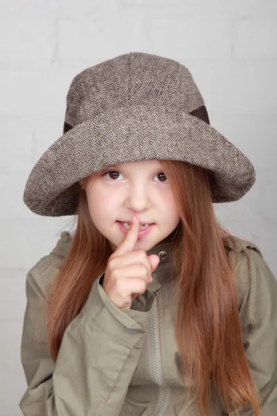 Portrait of little girl in stylish autumn hat — Stock Photo, Image