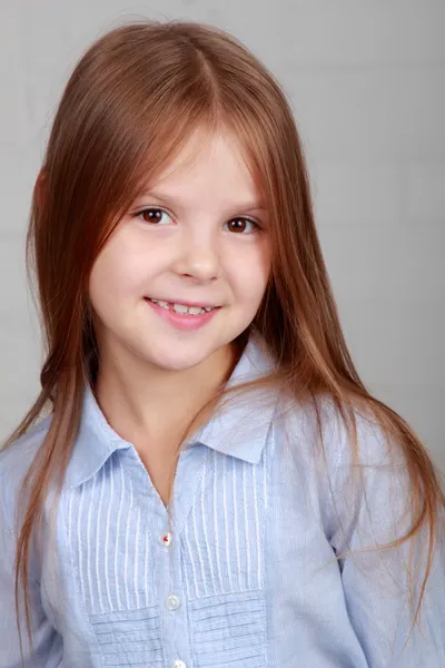 Retrato de una hermosa niña —  Fotos de Stock