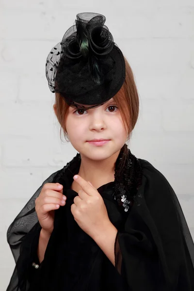 레트로 초상화의 아름 다운 어린 소녀 — 스톡 사진