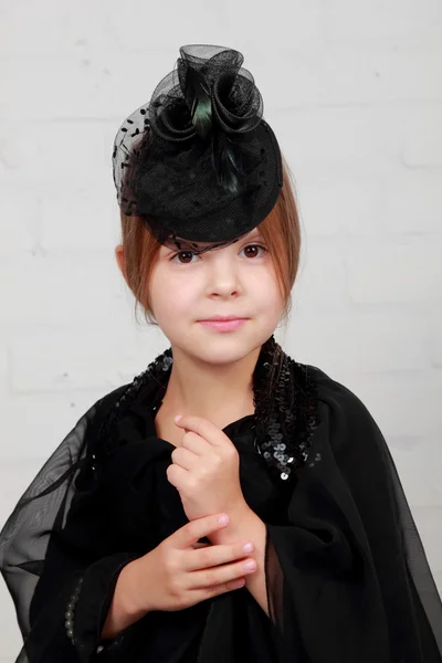 레트로 초상화의 아름 다운 어린 소녀 — 스톡 사진