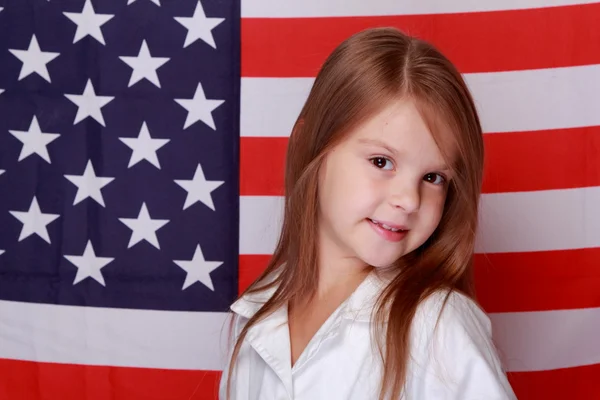 美国的国旗为背景的女孩 — 图库照片