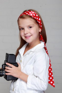 kamera ile küçük kız