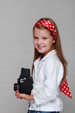 kamera ile küçük kız