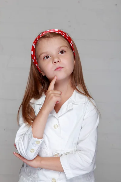 Jeune fille avec de beaux cheveux — Photo