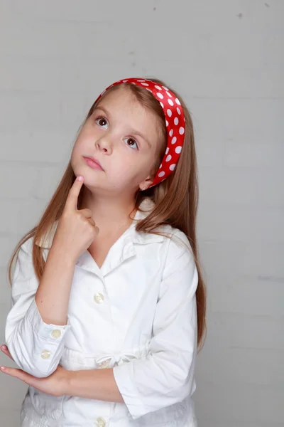 Jeune fille avec de beaux cheveux — Photo