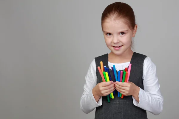 Chica con lápices de colores —  Fotos de Stock