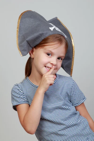 Niño en el traje del pirata — Foto de Stock