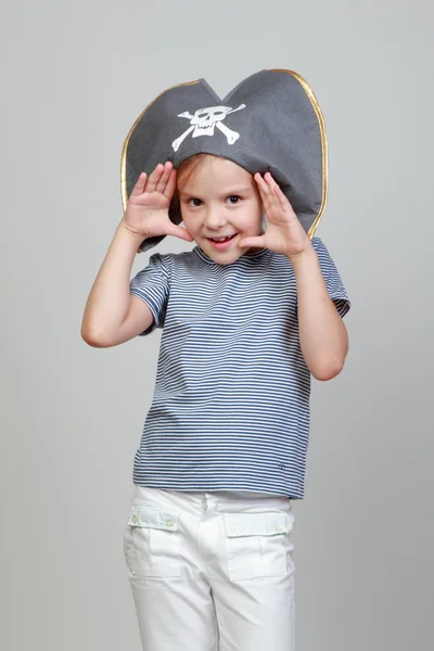 海賊の帽子の少女 — ストック写真