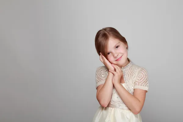 Linda niña en vestido — Foto de Stock