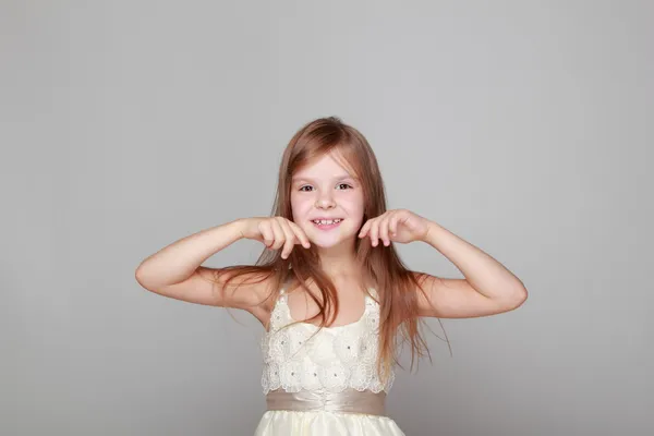 Linda niña en vestido —  Fotos de Stock