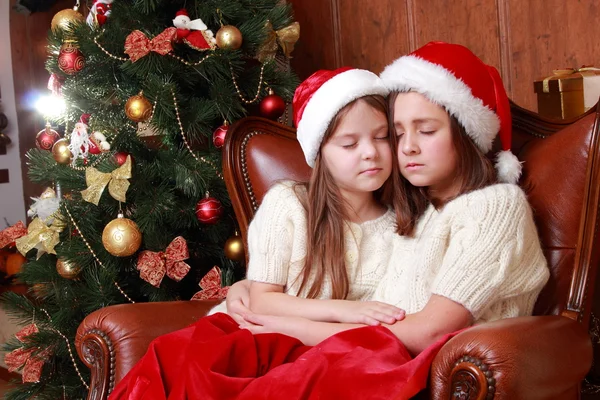 Cheerful little girls on Christmas — Stock Photo, Image