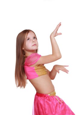 Genç oryantal dans eden kız