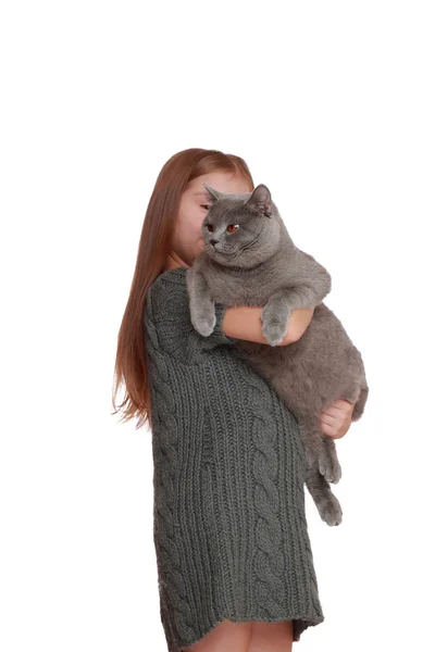 Liten flicka med hennes nya katt — Stockfoto
