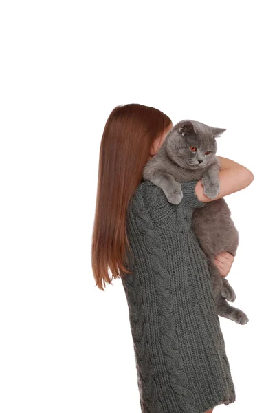 Küçük kız bir kedi ile oynadı — Stok fotoğraf