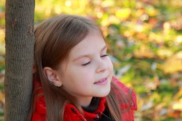 Pretty kid in the field — Stock Photo, Image