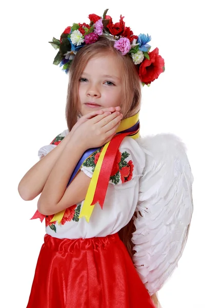 Liten ängel i ukrainska kostym — Stockfoto