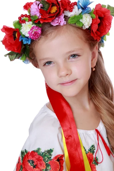 Kleines Mädchen im ukrainischen Nationalanzug — Stockfoto