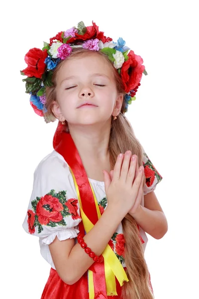 Liten flicka i nationella ukrainska kostym — Stockfoto