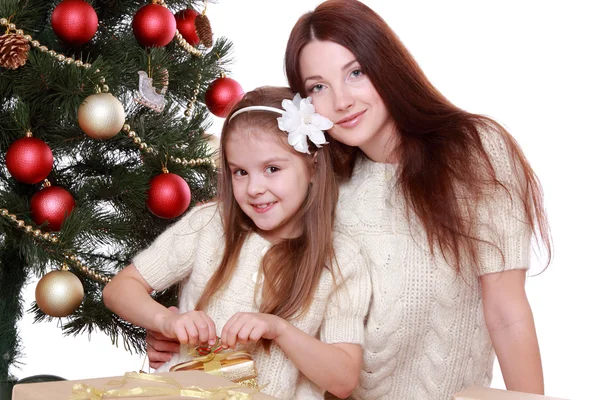 Madre e bambina a Natale — Foto Stock