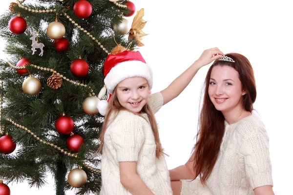어머니와 크리스마스에 어린 소녀 — 스톡 사진