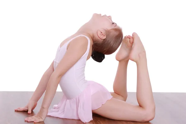 beyaz zemin üzerinde balerin