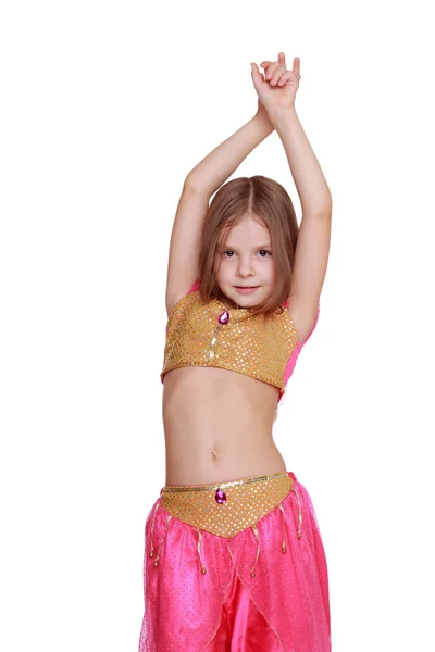 Дівчина в рожевому арабському танцювальному костюмі — стокове фото