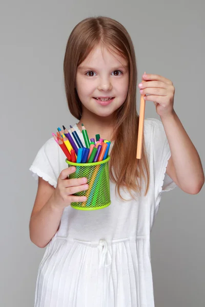 Girl drawing with pencils — Stock Photo, Image