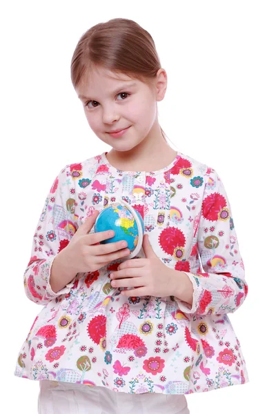 Dívka s zeměkoule v rukou — Stock fotografie