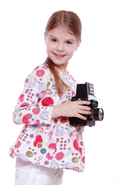 vintage bir kamera tutan kız