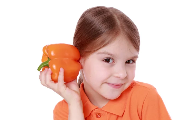 Dívka hospodářství sladká paprika — Stock fotografie