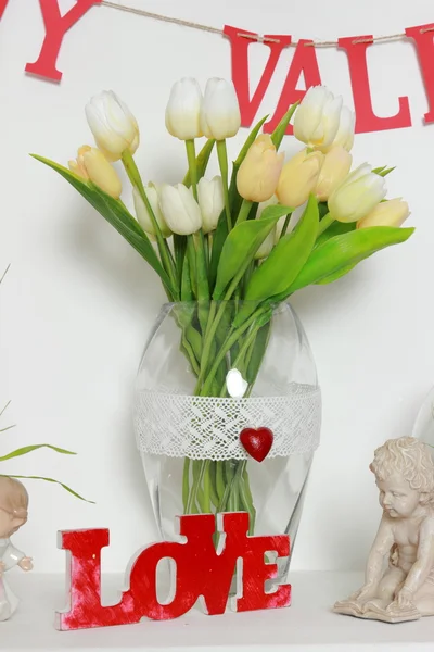 Tulips in a vase — Stock Photo, Image