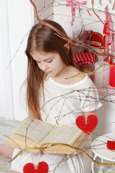 Girl over Valentine's day background — Stock Photo, Image