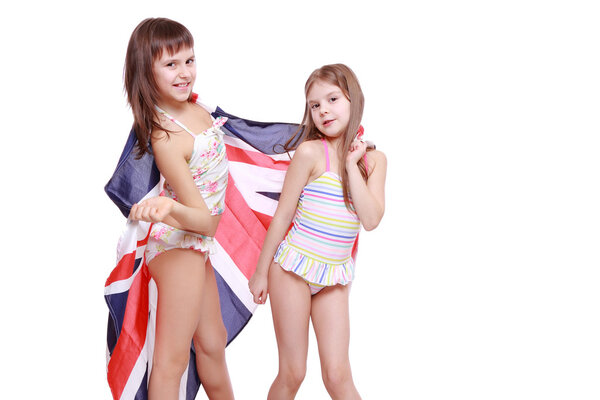 Девушки в купальниках с британским флагом
