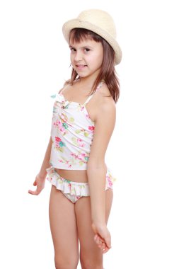 Mayo ve saman şapkalı kız