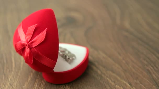 Corazón símbolo anillo caja — Vídeo de stock