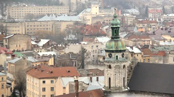 Переглянути над дахами Львів — стокове відео