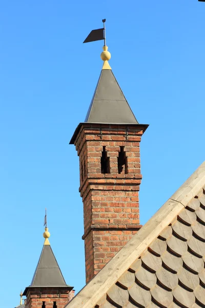 Telhados e torres dos edifícios históricos de Moscou — Fotografia de Stock