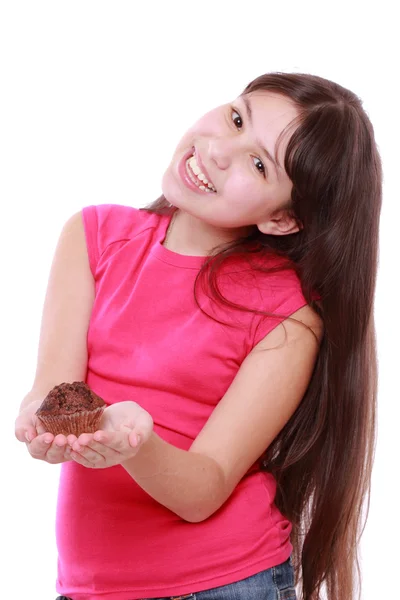 Chica sosteniendo cupcake —  Fotos de Stock