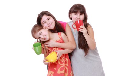 çay bardağı ile oldukça küçük kızlar