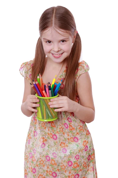 Mädchen mit bunten Bleistiften — Stockfoto