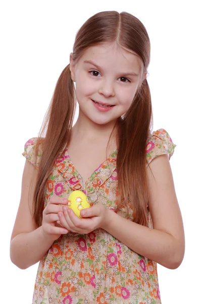 Menina com ovo de Páscoa — Fotografia de Stock