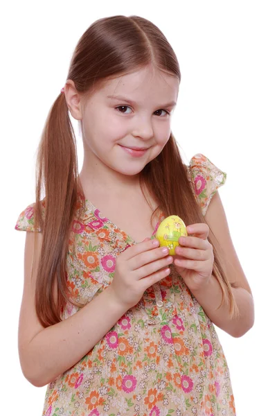 Menina com ovo de Páscoa — Fotografia de Stock