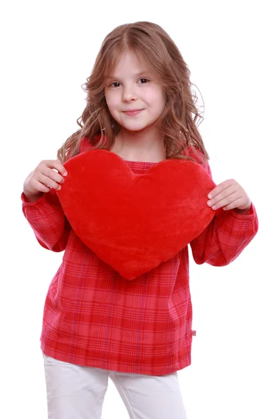 Κορίτσι που κρατώντας μια κόκκινη καρδιά — Φωτογραφία Αρχείου