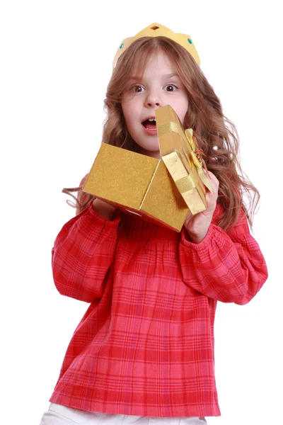 Girl wearing paper crown — Stock Photo, Image